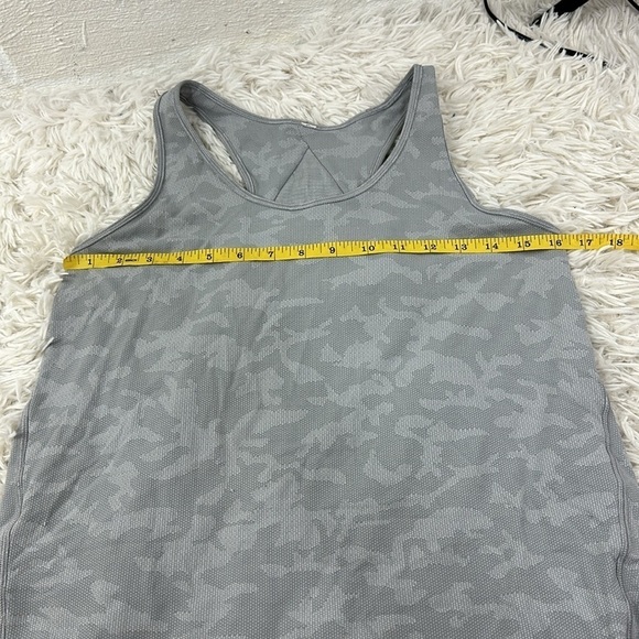 Lululemon Essential Tank *Pleated Incognito Camo SSL Silver Drop Alpine White - Picture 3 of 5